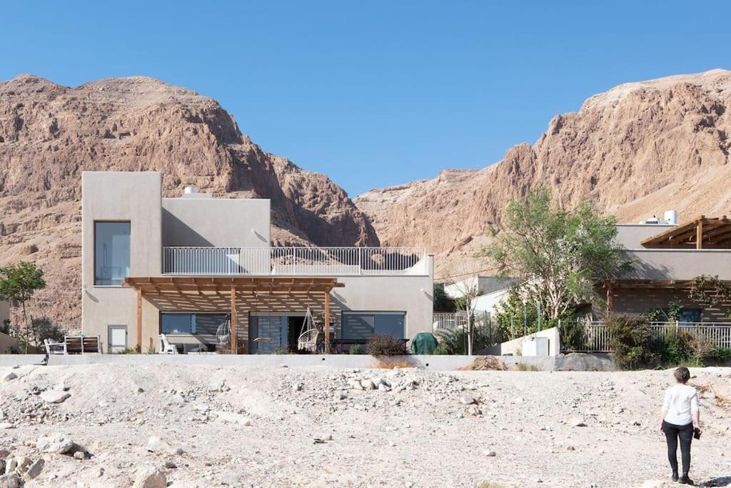 Beautiful On The Dead Sea! * Avnat
